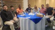 Egresados en el evento