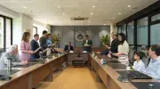 Los nuevos directores de las Facultades de Ciencias Económicas y Administrativas, Creación y Hábitat, y Humanidades y Ciencias Sociales declaran la promesa ante el secretario general de la Seccional. 